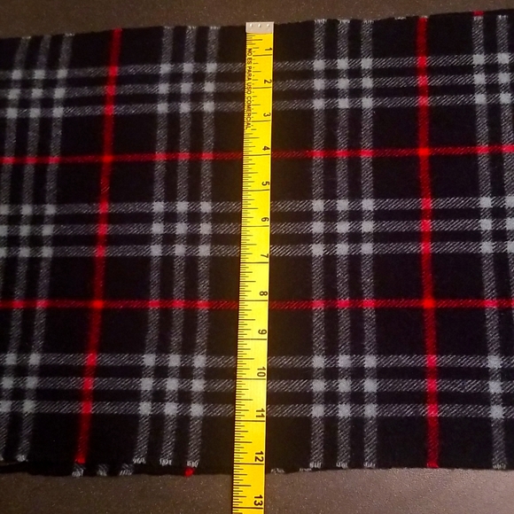Unisex Burberry 100% Check Cashmere Scarf - Picture 9 of 12